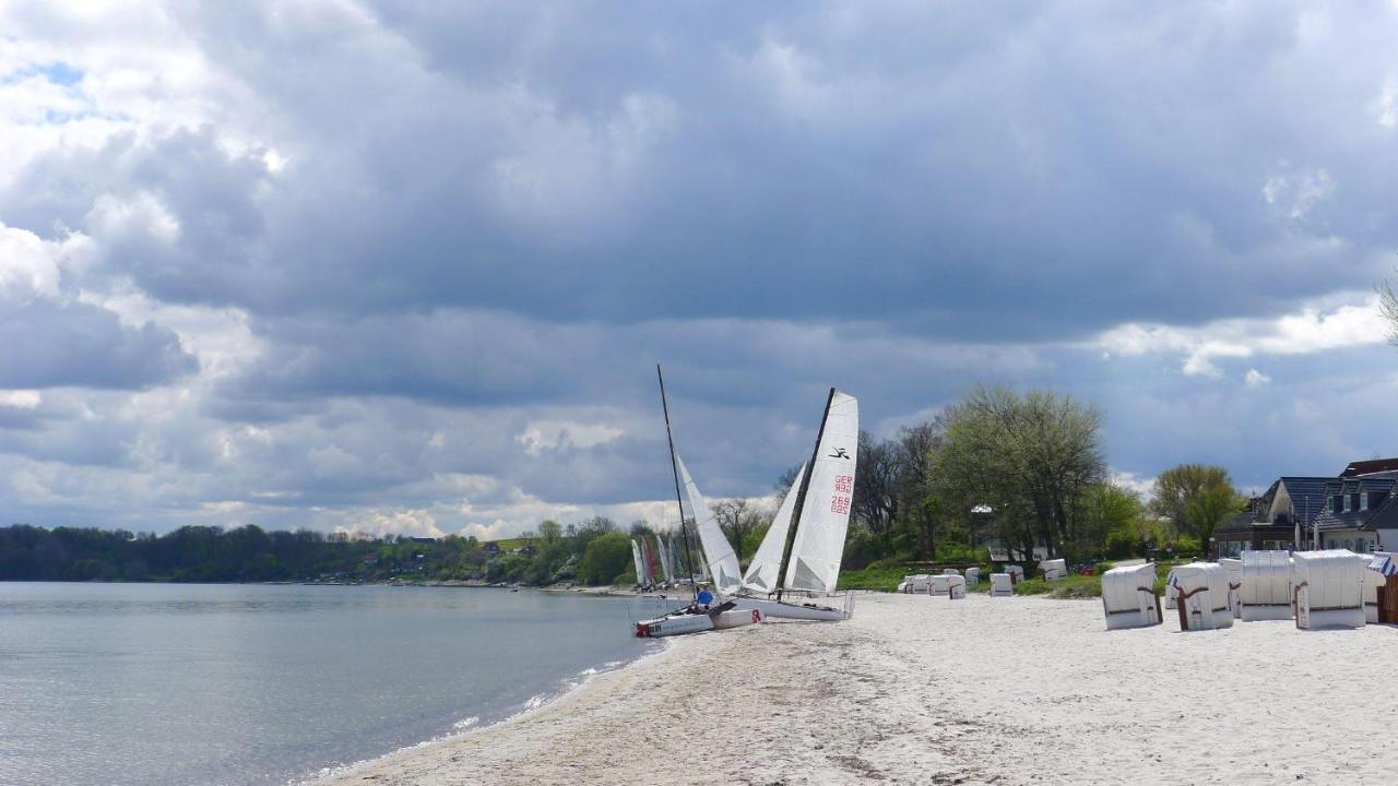 Seeblick II - Gemuetliche 60Qm - Ganzes Haus - 50M Zum Naturstrand - Mit Terrasse Und Grossem Garten Gluecksburg Luaran gambar