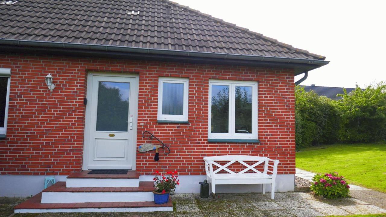 Seeblick II - Gemuetliche 60Qm - Ganzes Haus - 50M Zum Naturstrand - Mit Terrasse Und Grossem Garten Gluecksburg Luaran gambar